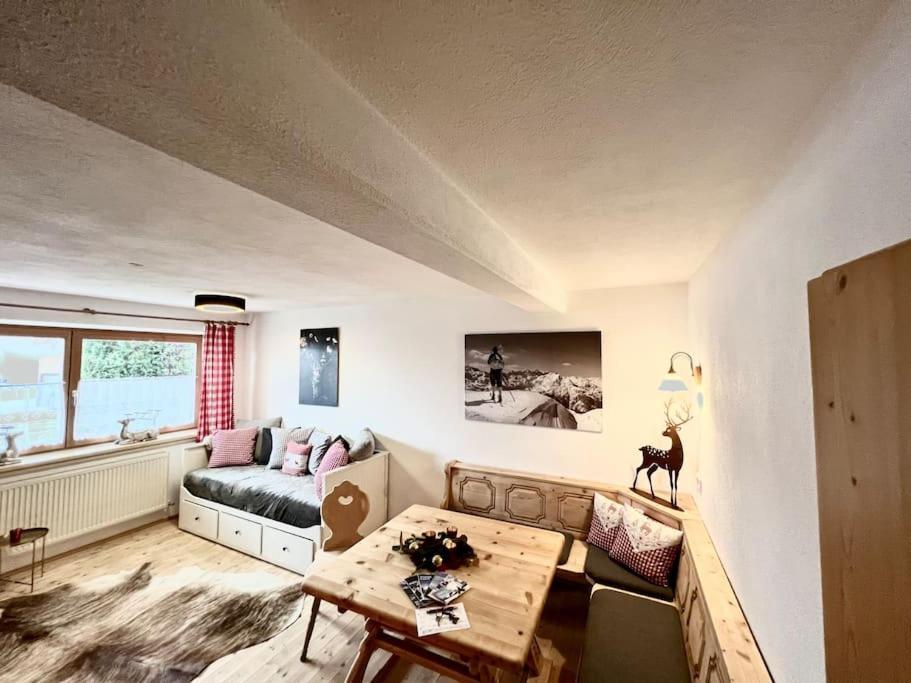 שטום Ferienwohnung Steinbock Terrasse, Gartensauna, Garten, Grillplatz מראה חיצוני תמונה