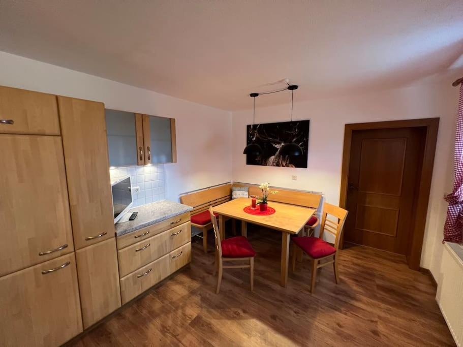 שטום Ferienwohnung Steinbock Terrasse, Gartensauna, Garten, Grillplatz מראה חיצוני תמונה