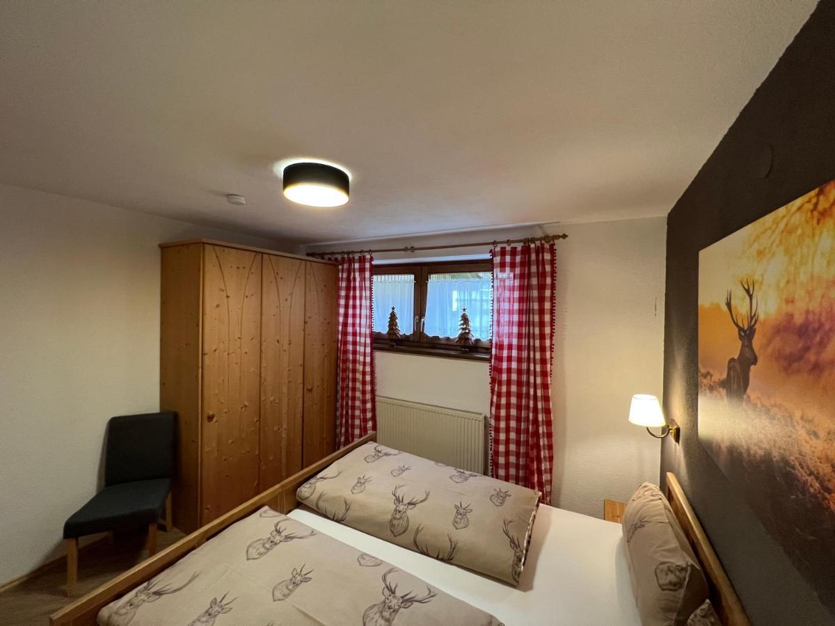 שטום Ferienwohnung Steinbock Terrasse, Gartensauna, Garten, Grillplatz מראה חיצוני תמונה