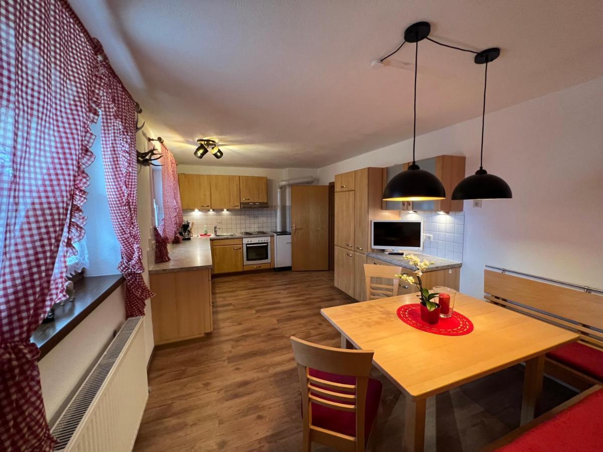 שטום Ferienwohnung Steinbock Terrasse, Gartensauna, Garten, Grillplatz מראה חיצוני תמונה