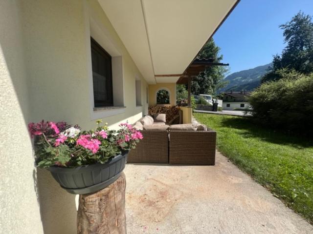 שטום Ferienwohnung Steinbock Terrasse, Gartensauna, Garten, Grillplatz מראה חיצוני תמונה